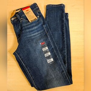 Women's Levi's Shape Shifting Jeans